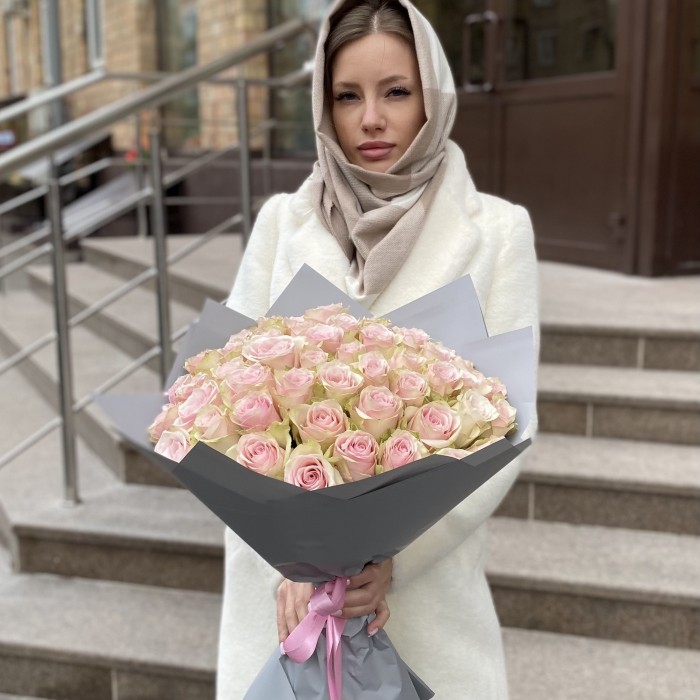 51 розовая роза Пинк Атена 50 см